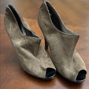 Nine West Taupe Peep-Toe Heels